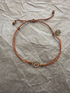 NWOT Pura Vida Daisy Charm Adjustable Bracelet - Orange String